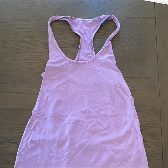 3 for $20! Lululemon tank - Picture 1 of 2